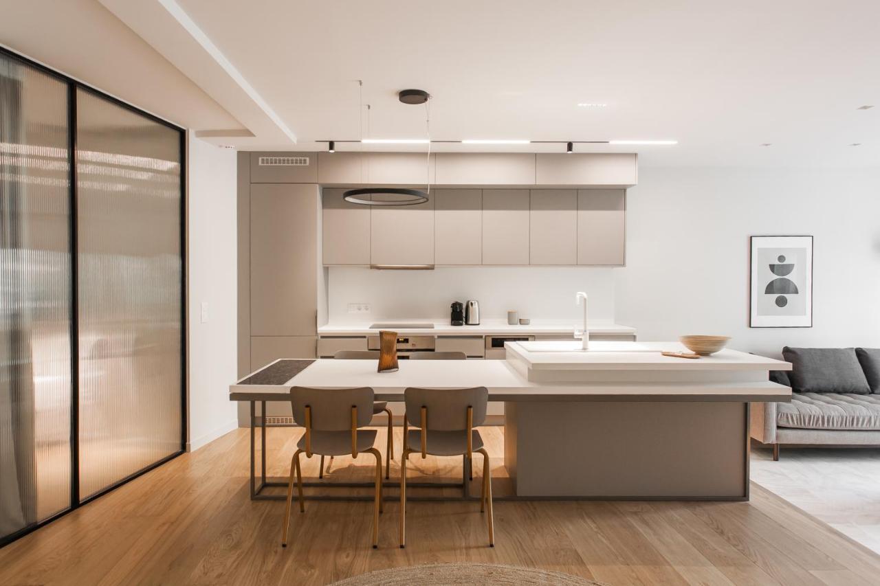Marvelous 2Br Apartments With Balcony By Upstreet アテネ エクステリア 写真
