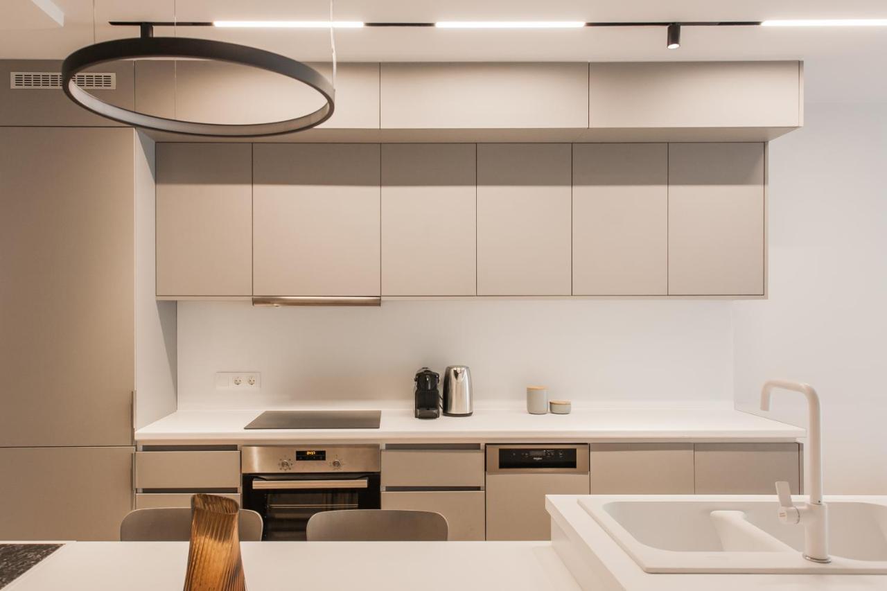 Marvelous 2Br Apartments With Balcony By Upstreet アテネ エクステリア 写真