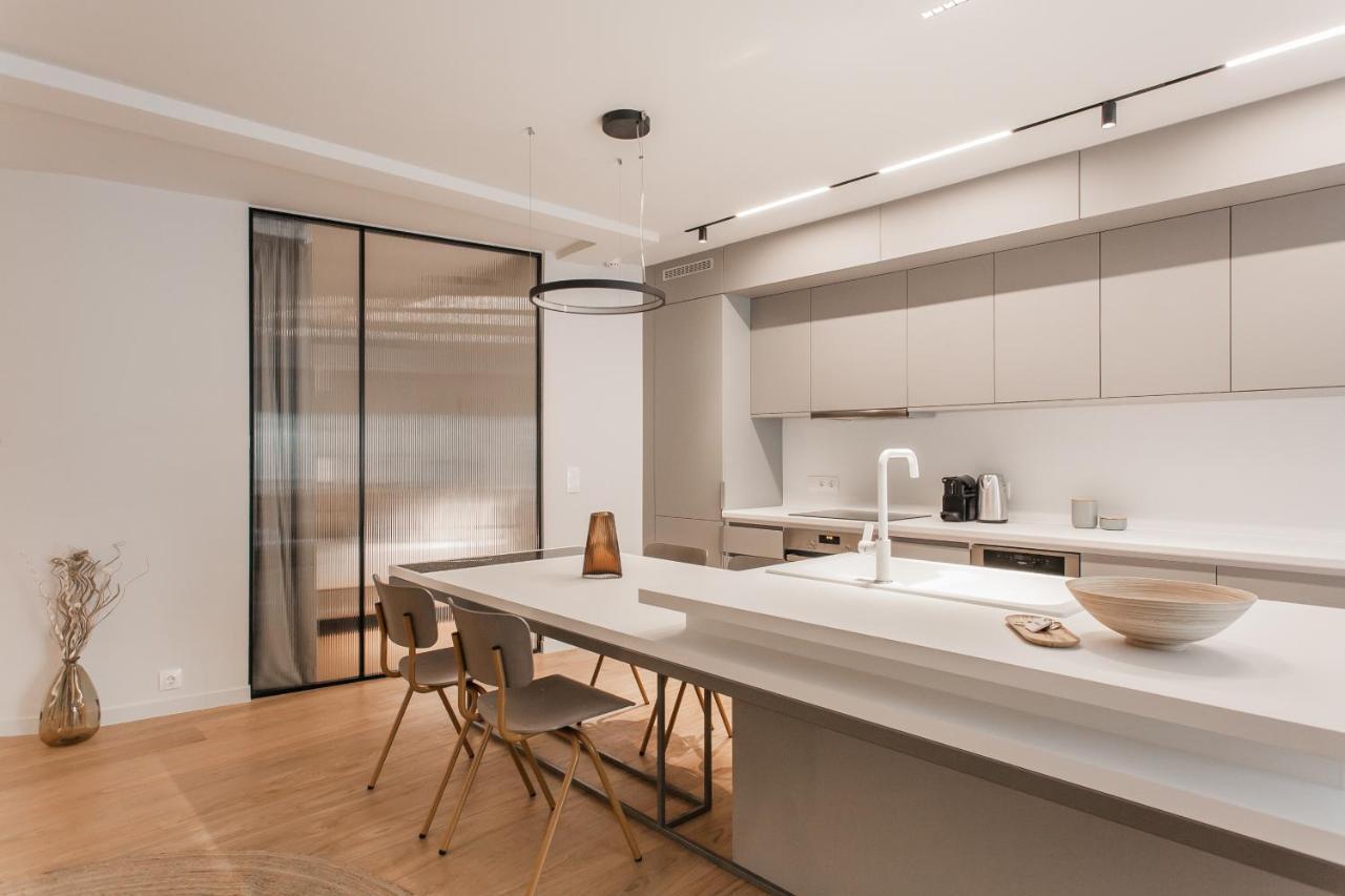 Marvelous 2Br Apartments With Balcony By Upstreet アテネ エクステリア 写真