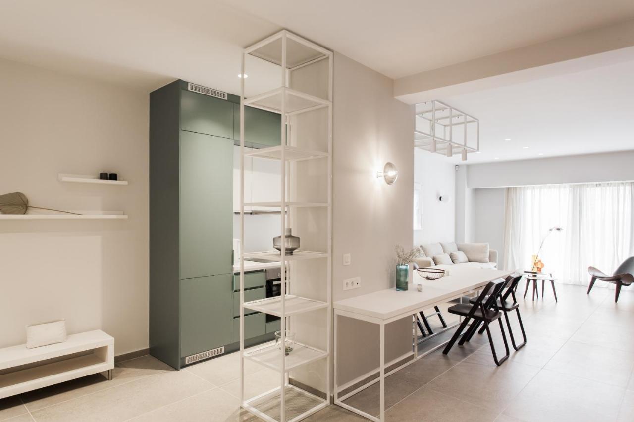 Marvelous 2Br Apartments With Balcony By Upstreet アテネ エクステリア 写真