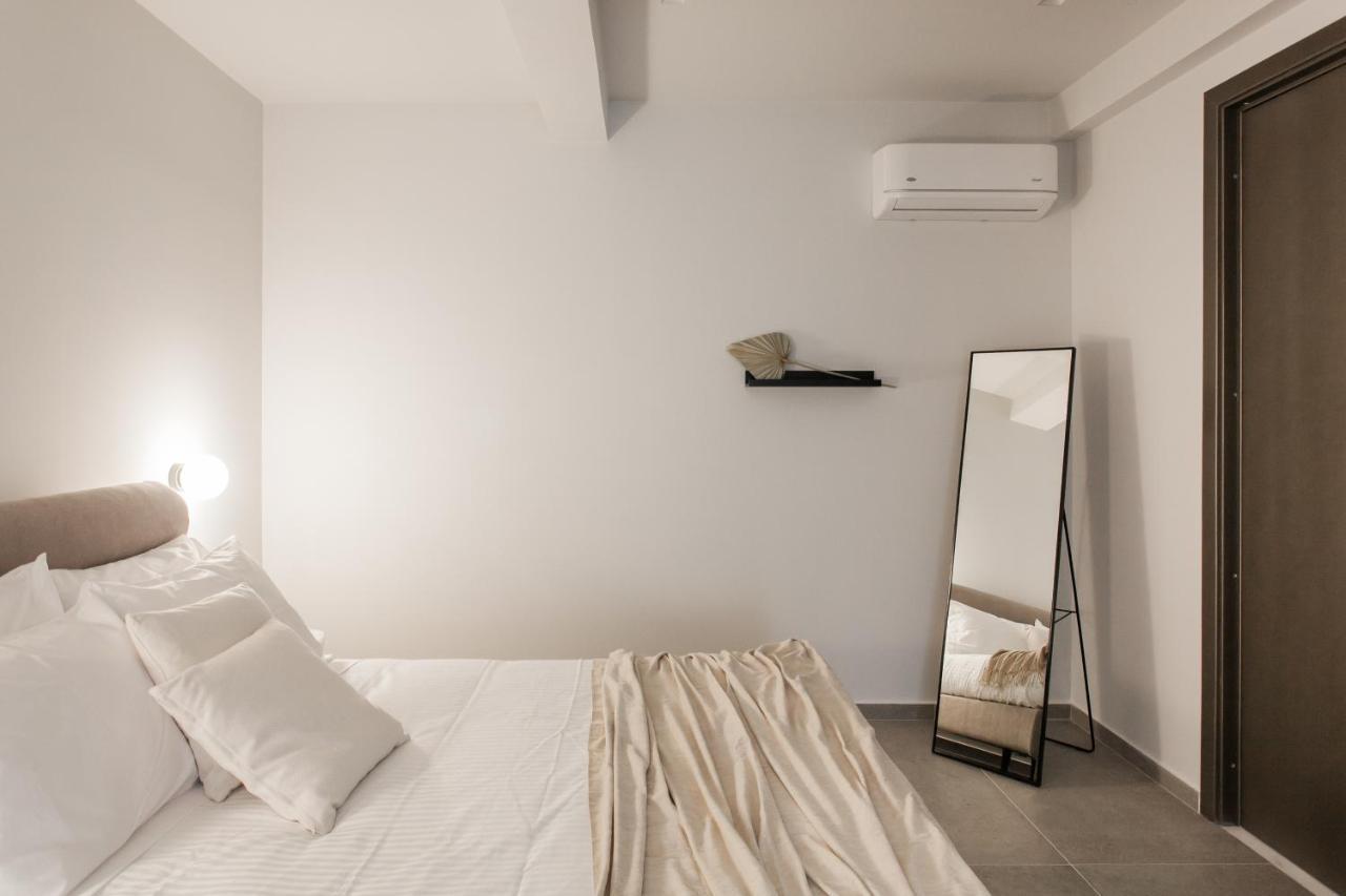 Marvelous 2Br Apartments With Balcony By Upstreet アテネ エクステリア 写真