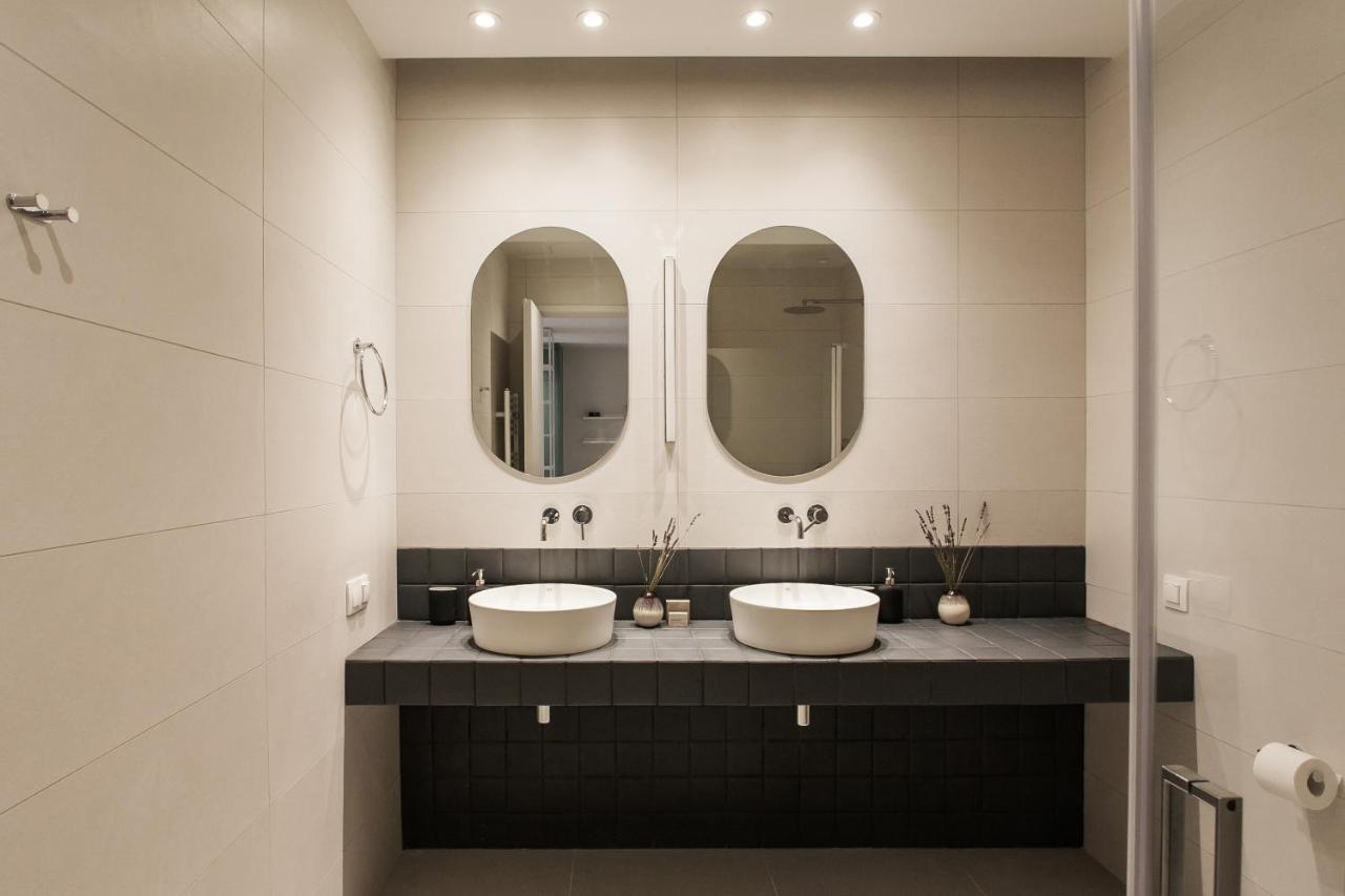 Marvelous 2Br Apartments With Balcony By Upstreet アテネ エクステリア 写真