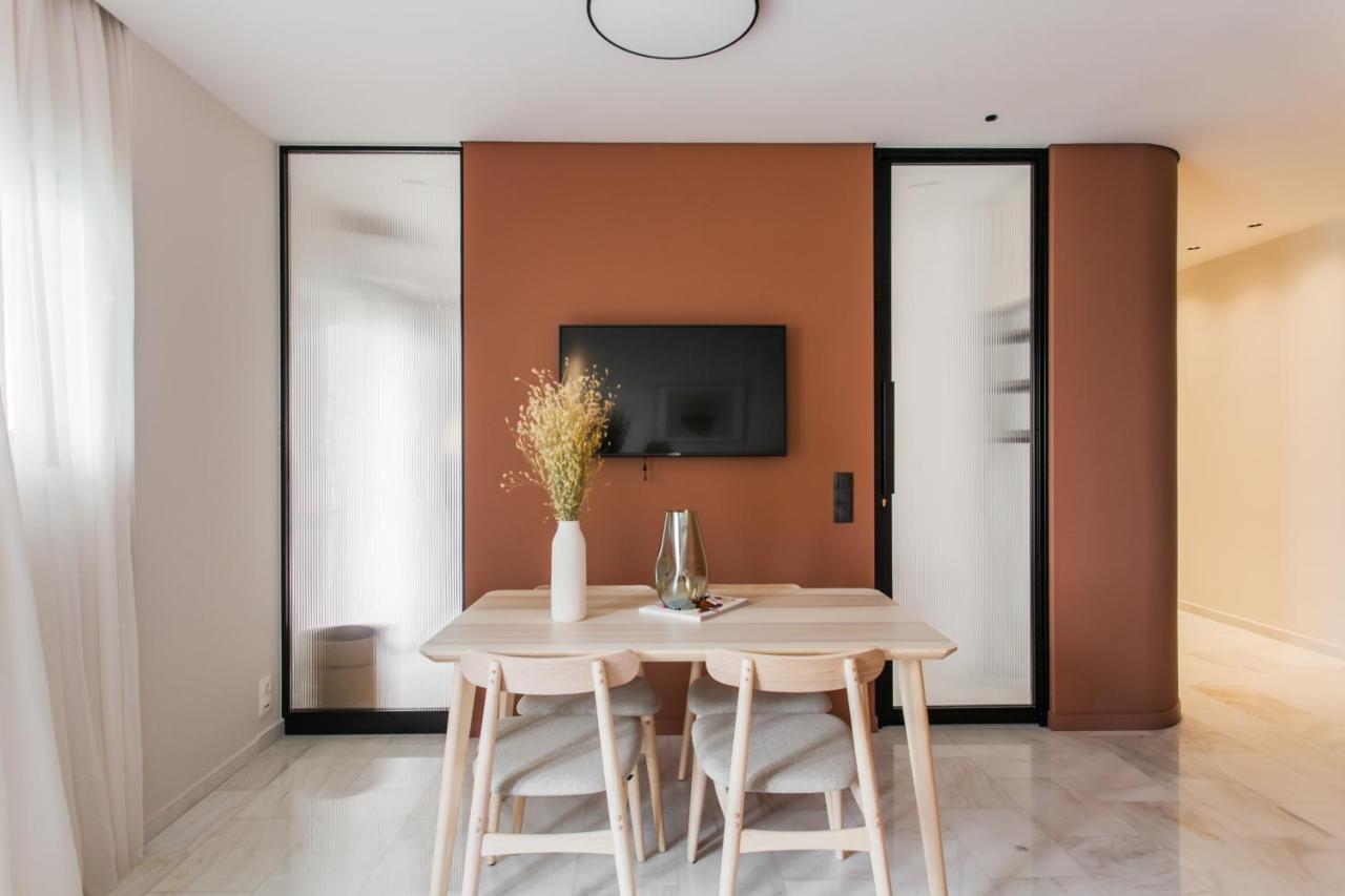 Marvelous 2Br Apartments With Balcony By Upstreet アテネ エクステリア 写真